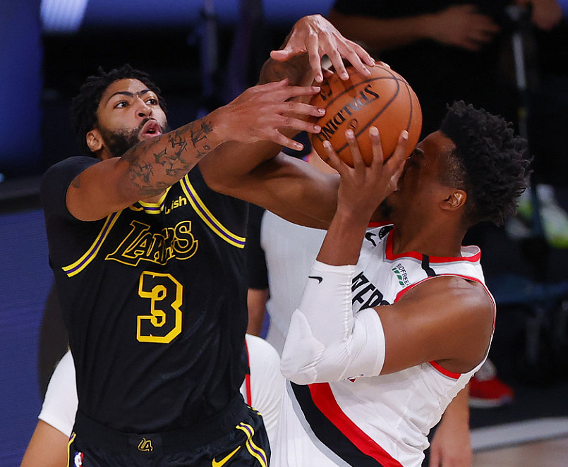 爱游戏体育 浓眉哥关键节点关键助攻,skt带队取胜了吗 