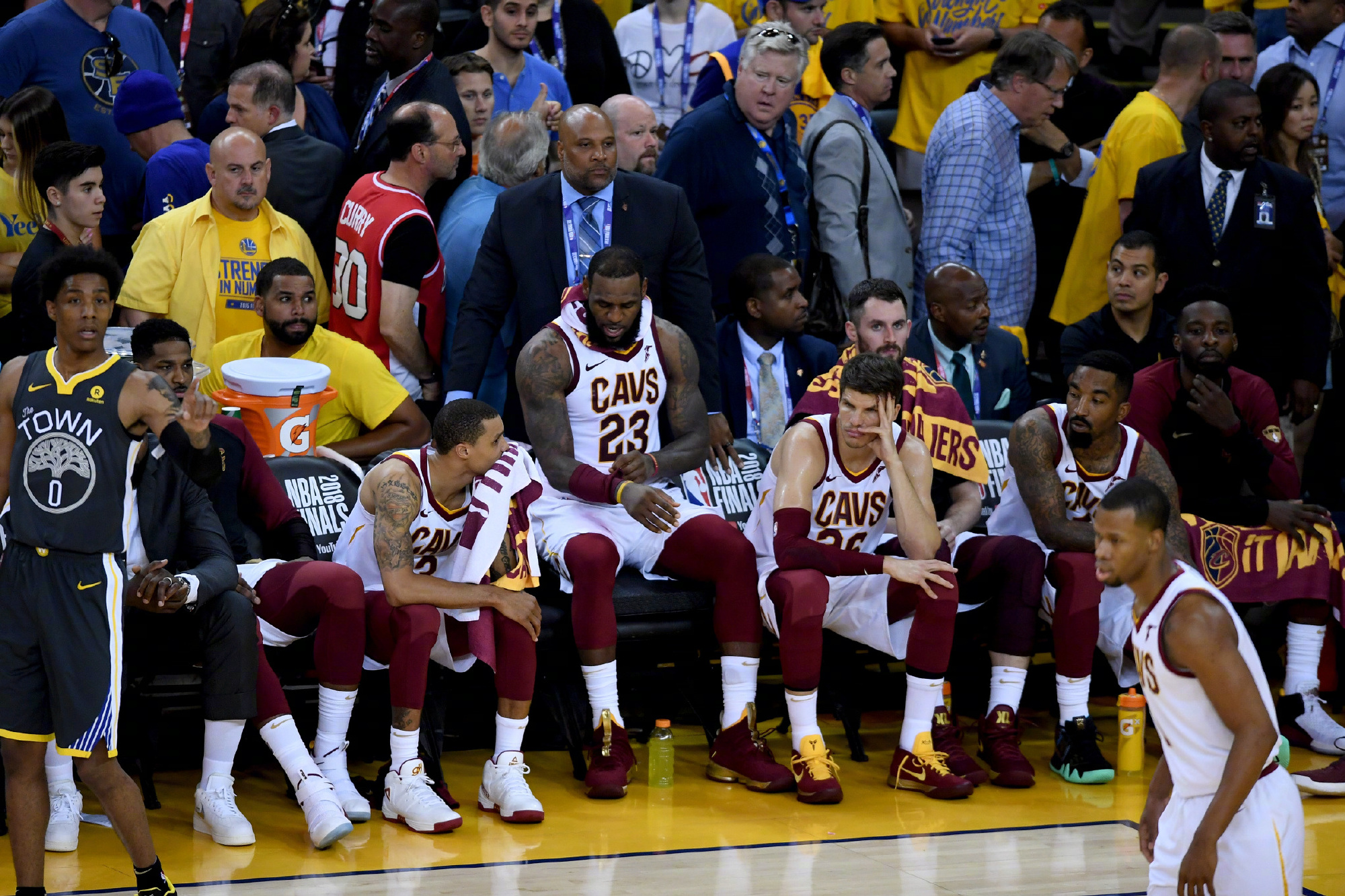 爱游戏包含赛后NBA常规赛传出新动向，AC米兰扳平良机，管理层表态：目标明确，赛季目标并未改变的词条