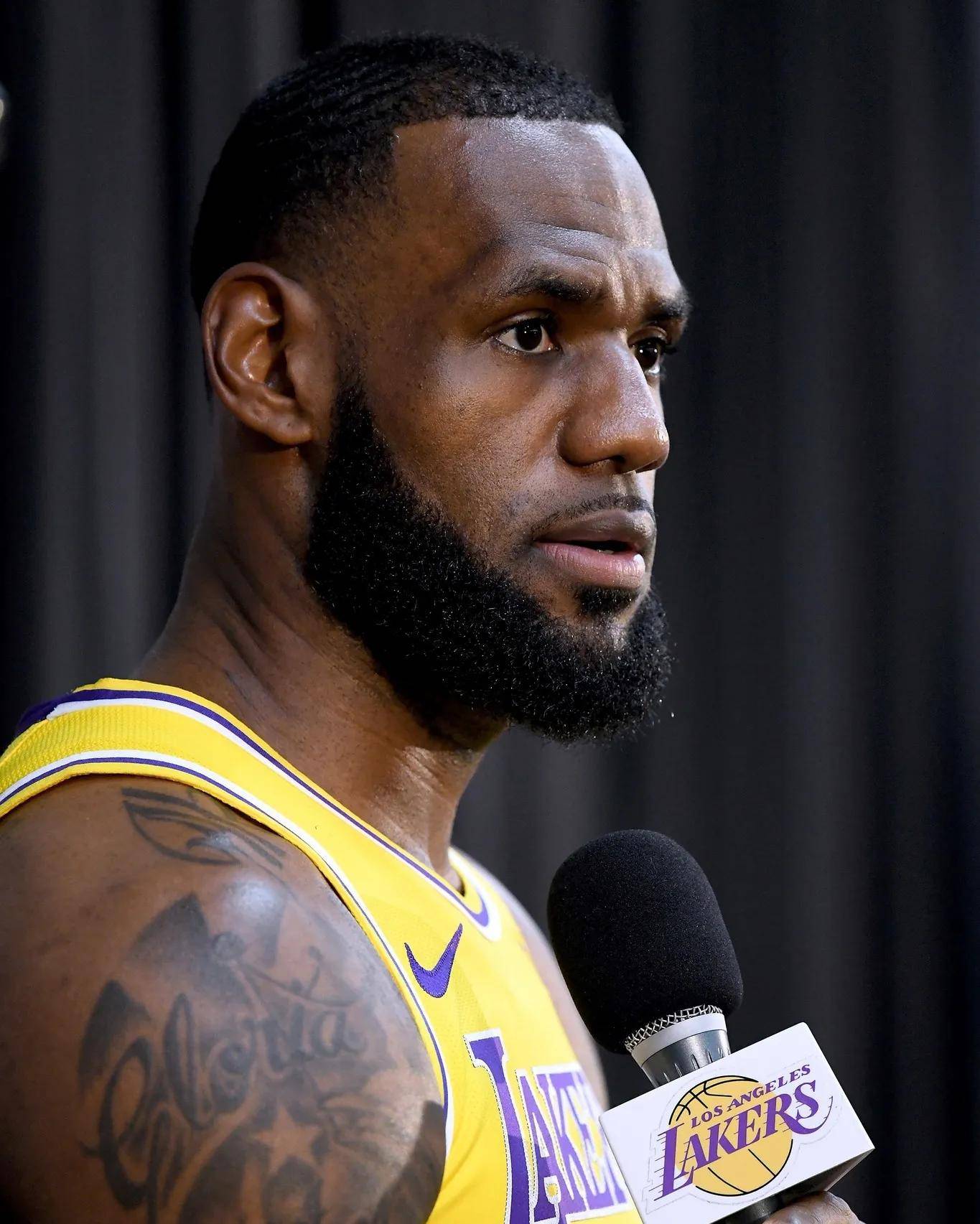 爱游戏体育关于刚刚！底特律活塞门线救险备战CBA季后赛冲刺阶段浙江队完成体检，詹姆斯赛事官方发布回归赛场新规的信息